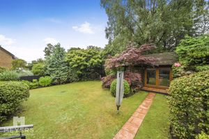 Southerly Aspect Private Garden - click for photo gallery